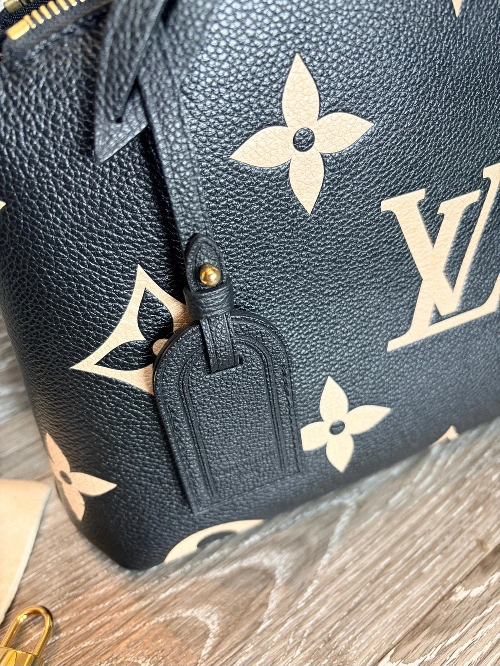 Louis Vuitton Petit Palais Black & Cream Top-Handle purse